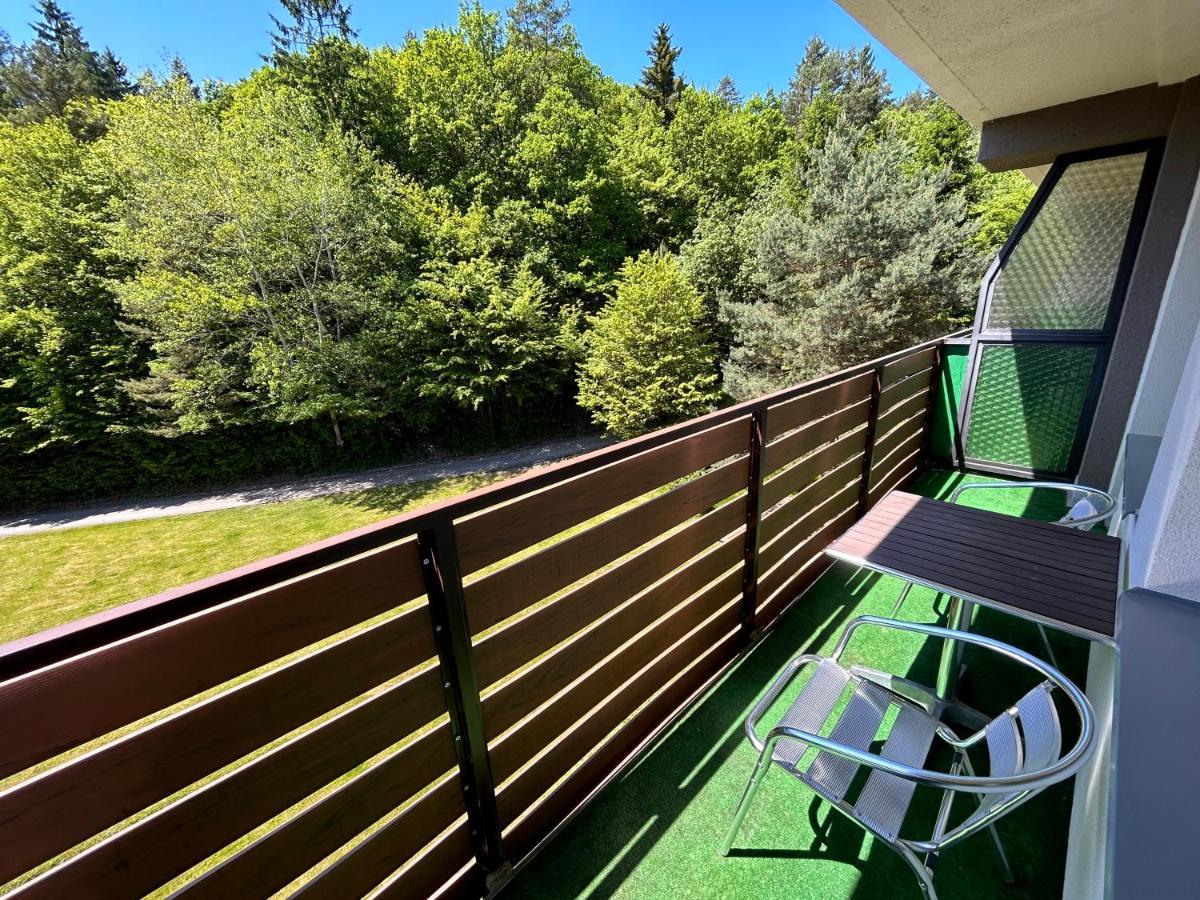 Apartman Na Kraji Lesa Všemina Extérieur photo